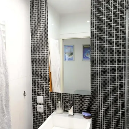Comfortable Near Bois De Vincennes Appartement Parijs